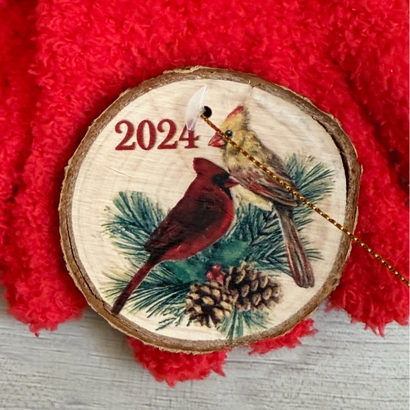 🔵 {3/$20} Holiday Gift Set - Fuzzy Gloves & Ornament - Picture 6 of 6